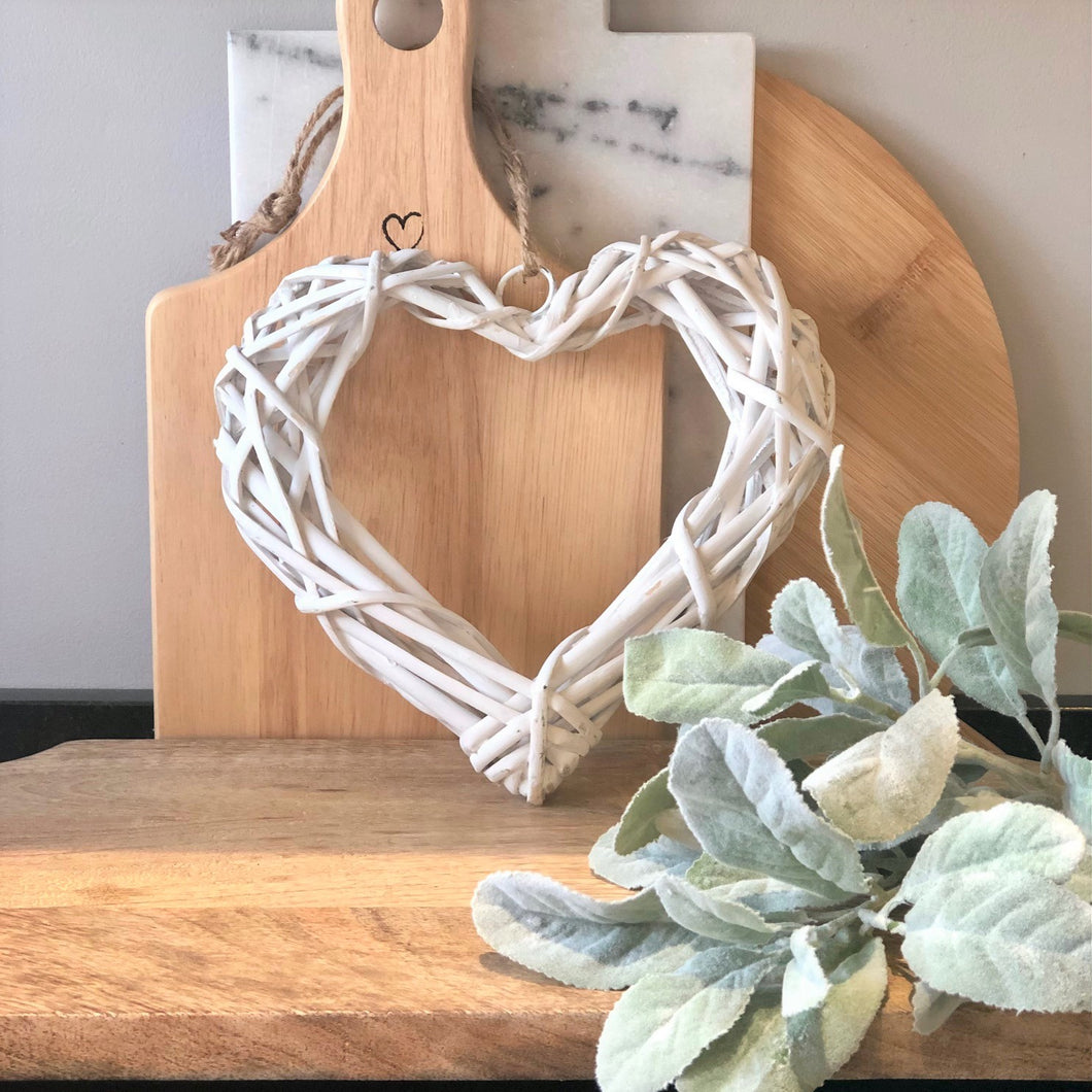 SMALL WHITE WICKER HEART